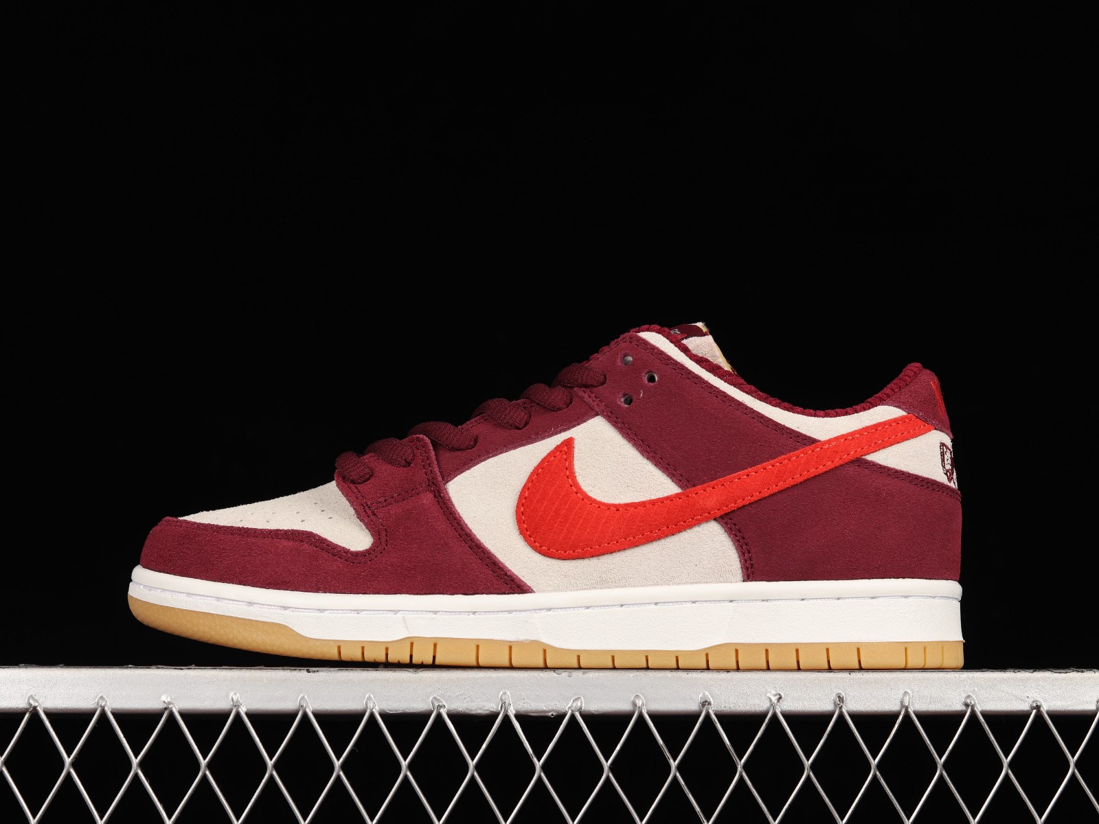 Skate Like a Girl x SB Dunk Low Summit White Barely Rose Red DX4589600